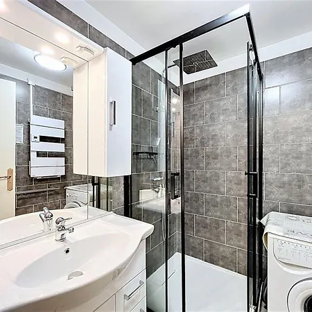 Renove, Skis Aux Pieds, Balcon Sud, Animaux Admis * Le Corbier